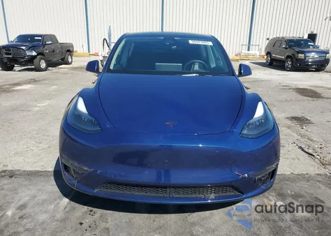 2024 Tesla Model Y z USA, uszkodzony, nr VIN 7SAYGDED4RF169134